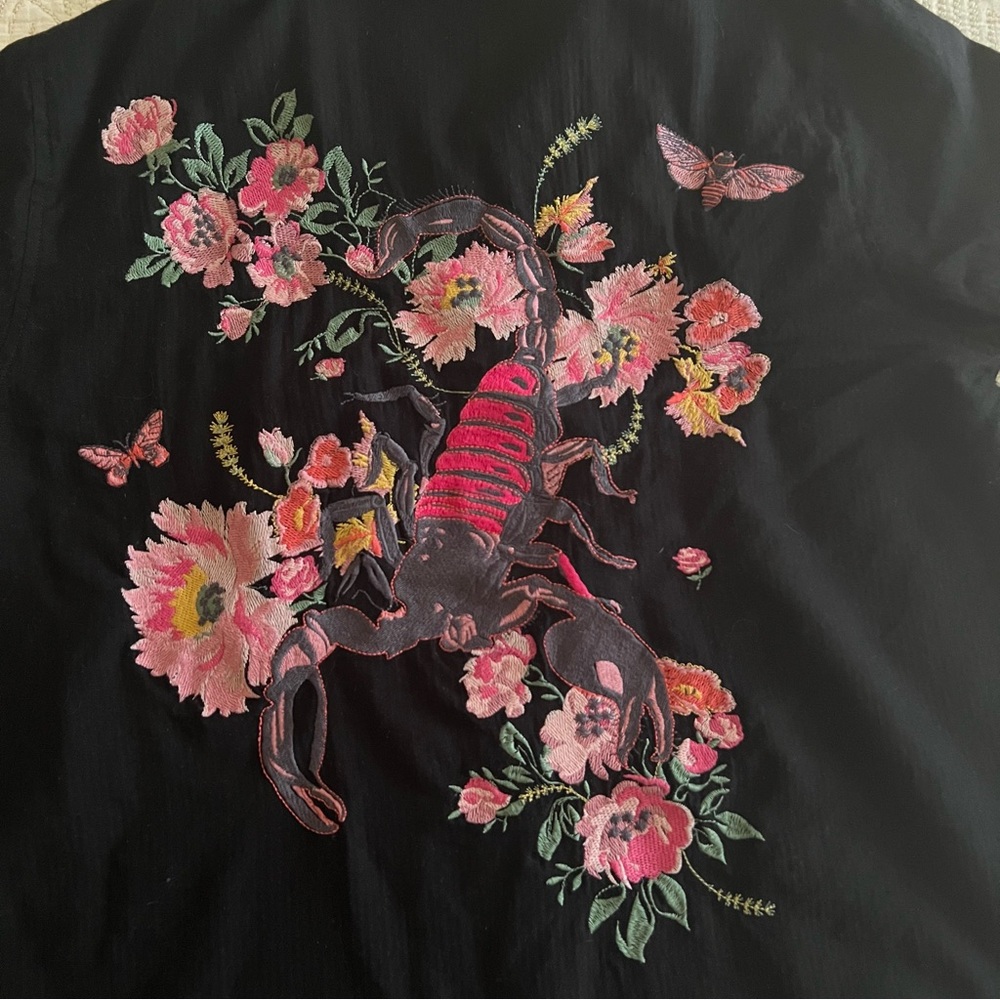 4 for 15$✨Topshop scorpion embroidered shirt - Picture 8 of 12